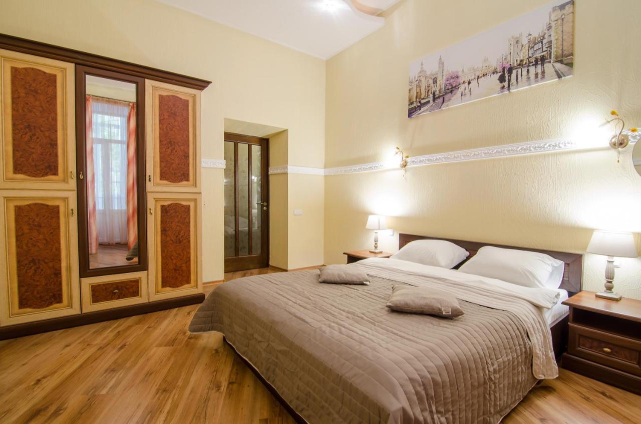 Apartment At Malaya Zhytomyrska 5 เคียฟ ภายนอก รูปภาพ