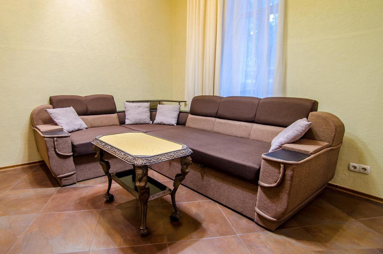 Apartment At Malaya Zhytomyrska 5 เคียฟ ภายนอก รูปภาพ