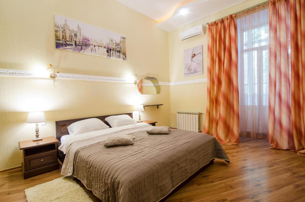 Apartment At Malaya Zhytomyrska 5 เคียฟ ภายนอก รูปภาพ