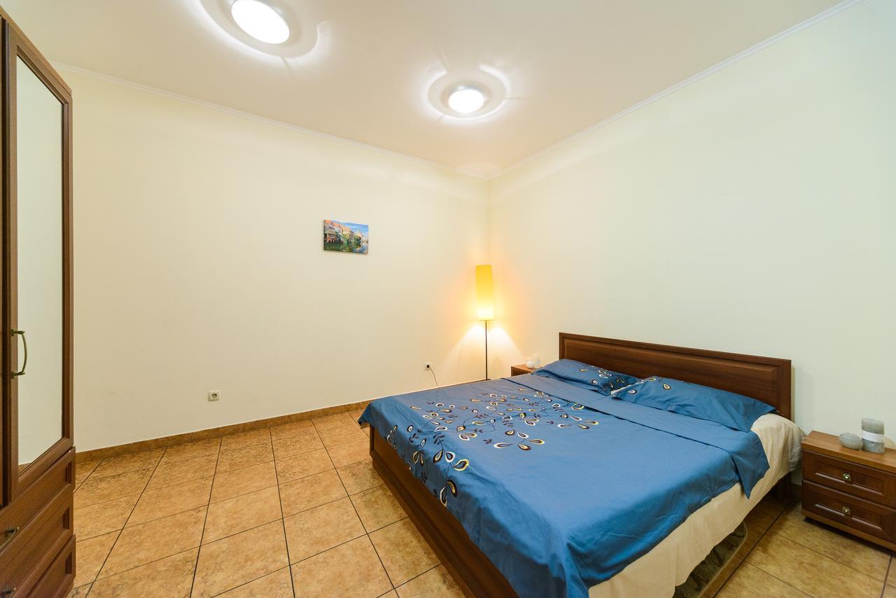Apartment At Malaya Zhytomyrska 5 เคียฟ ภายนอก รูปภาพ