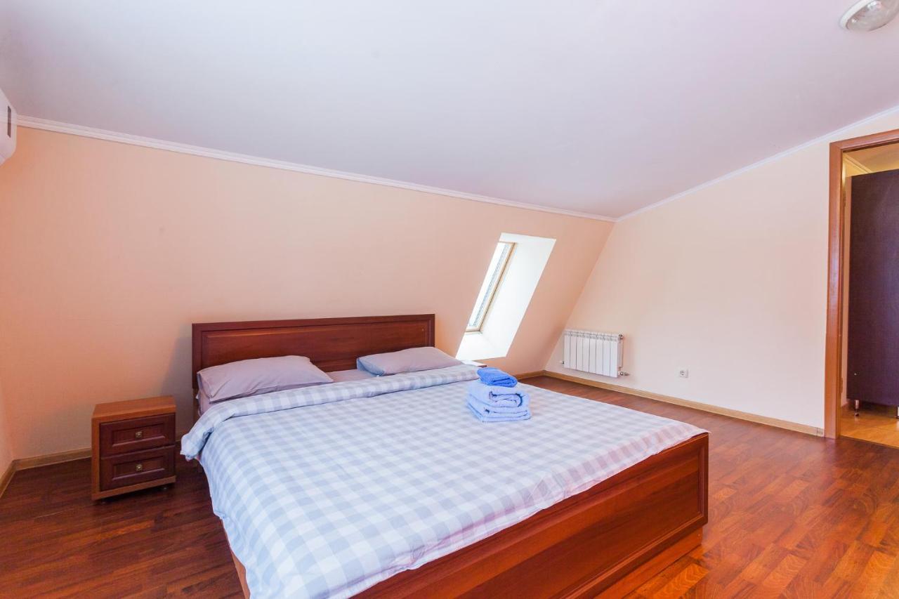 Apartment At Malaya Zhytomyrska 5 เคียฟ ภายนอก รูปภาพ